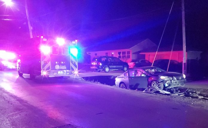 Cedar Rapids Police investigate crash after car hits concrete pole ...